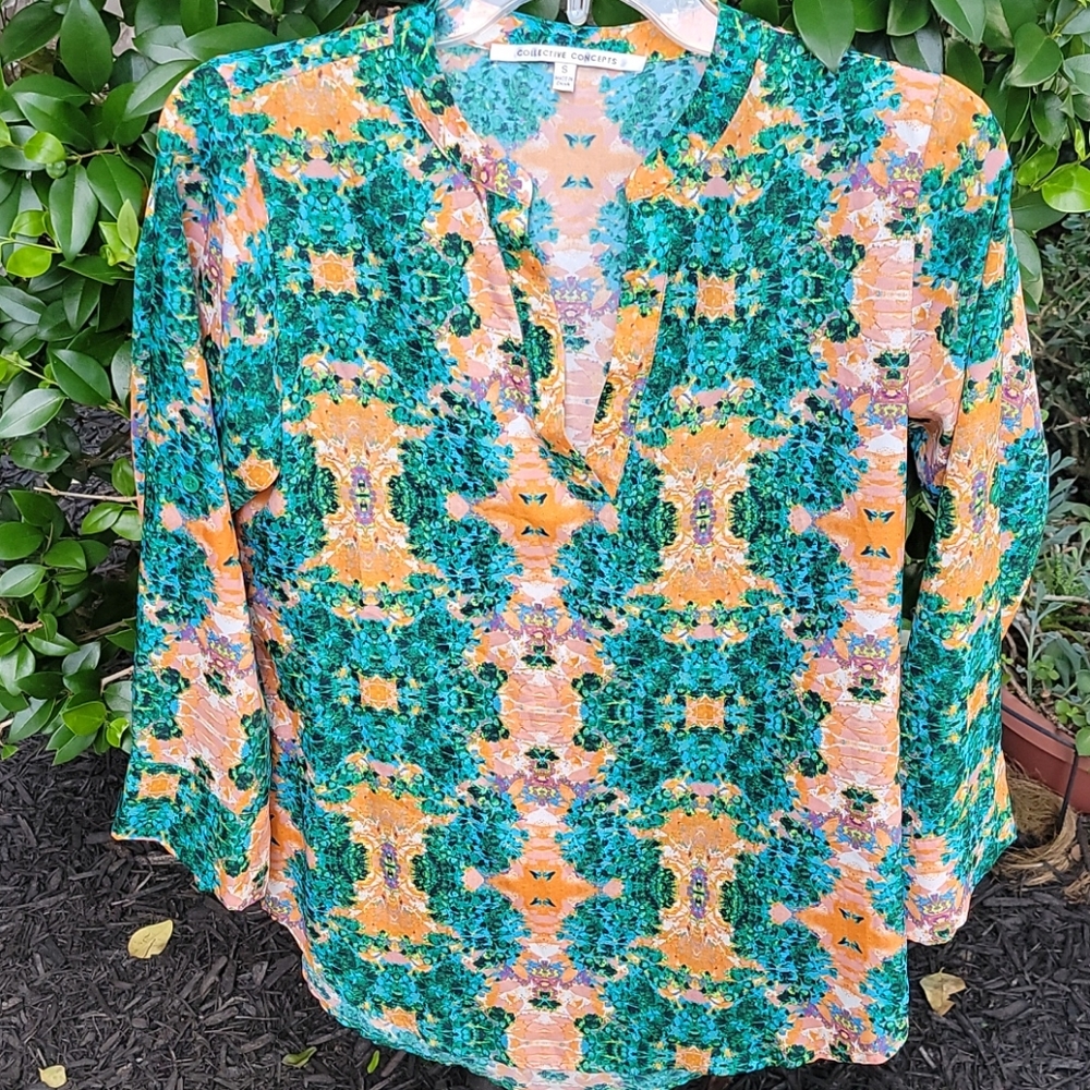 Fun 3/4 sleeve color top - Picture 2 of 3